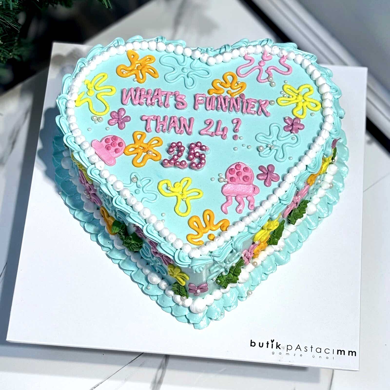 Deniz Temalı Özel Çizimli Mavi Retro Pasta