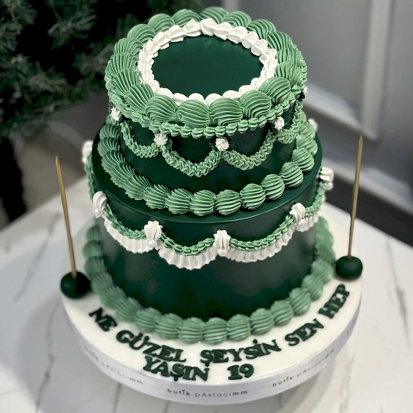 İki Katlı Vintage Dizayn Yeşil Pasta