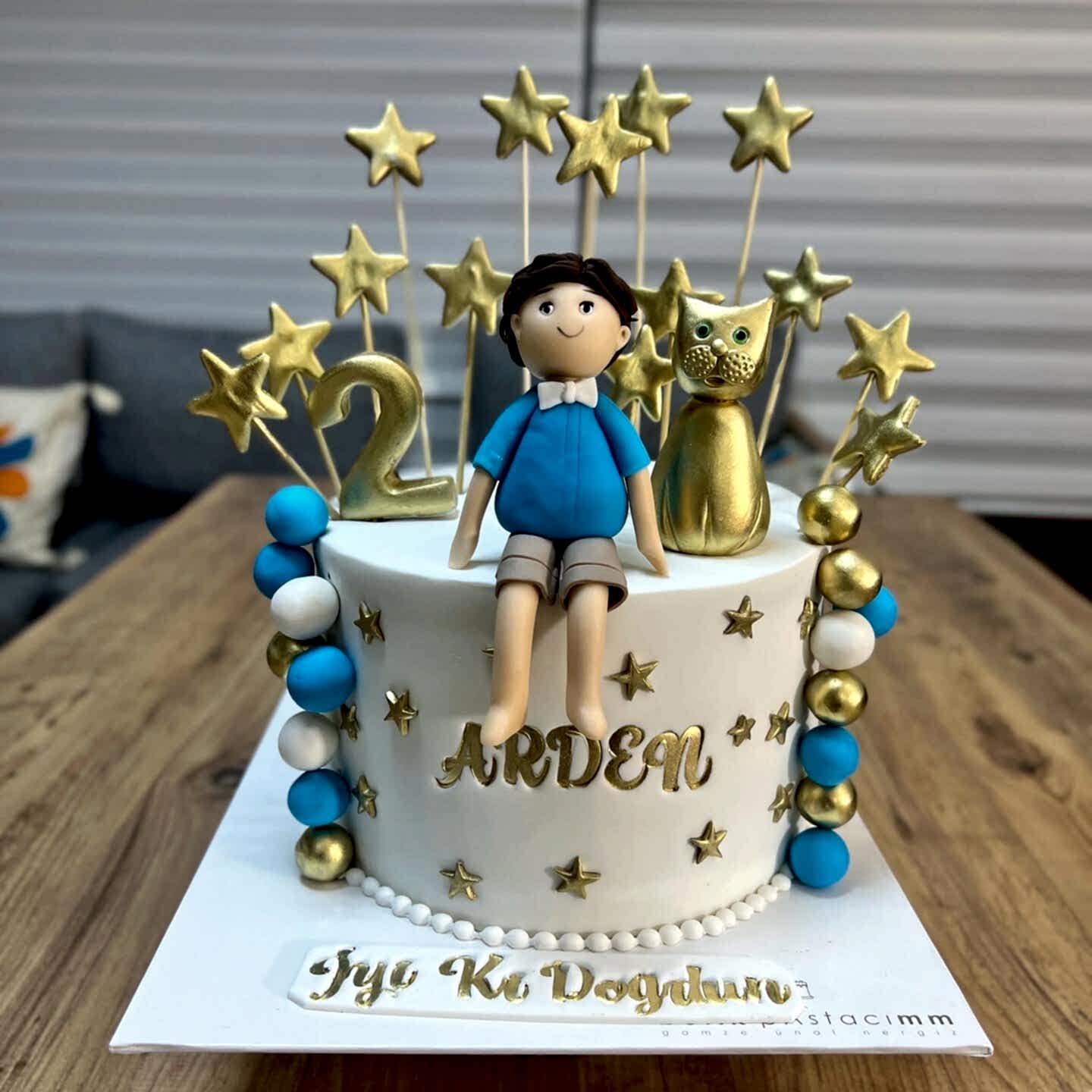 Kişiye Özel Figürlü Çocuk Pastası