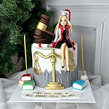 Avukat Konseptli Kişiye Özel Figürlü Pasta