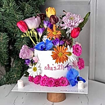 Bol Çiçekli Özel Tasarım Pasta