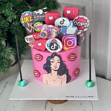 Sosyal Medyacı Pastası