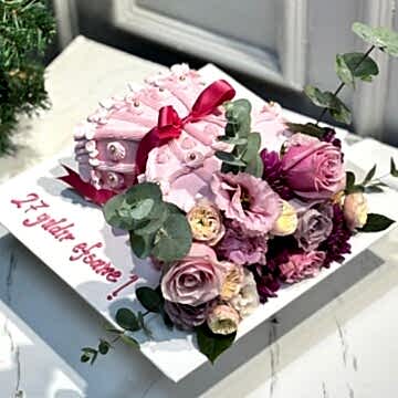 Çiçek Buketi Tasarım Pasta (Pembe Çiçek Demeti Pasta)