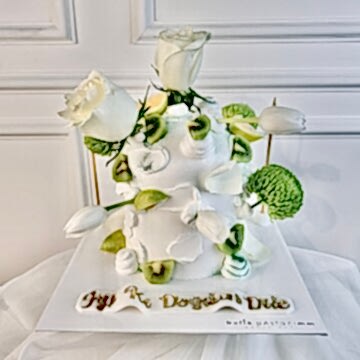 Çiçek Detaylı Özel Dizayn Pasta