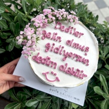 Çiçek Konseptli Yazılı Pasta