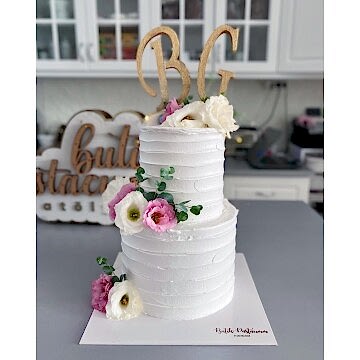 Çiçekli Kremalı Tasarım Pasta