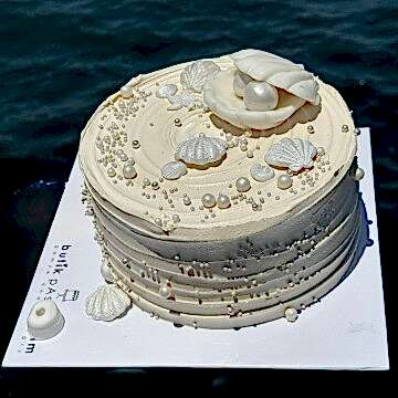 Deniz Kabuklu İncili Pasta