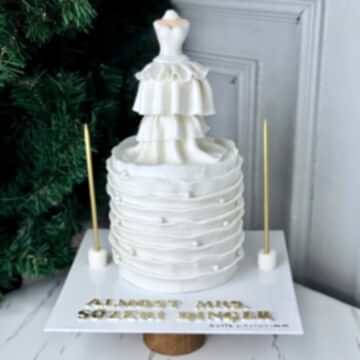 Gelinlikli Bekarlığa Veda Pastası