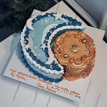 Güneş ve Ay Kremalı Retro Pasta