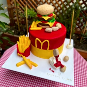 Hamburger Patatesli Tasarım Pasta