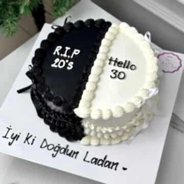 İki Renkli Yazılı Pasta