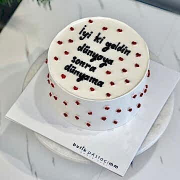 Kalp Detaylı Yazılı Pasta
