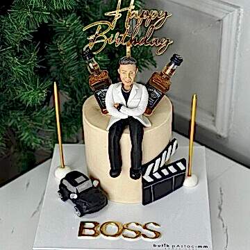 Kişiye Özel Figürlü Erkek Pastası