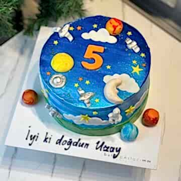 Kremalı Astronot ve Gezegenli Çocuk Pastası