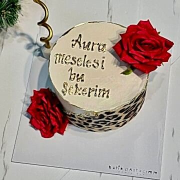 Leopar Dizaynlı Güllü Yazılı Pasta