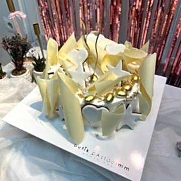 Özel Çikolatalı Çiçekli Tasarım Pasta