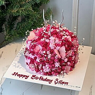 Pembe Kelebekli Kremalı Tasarım Pasta