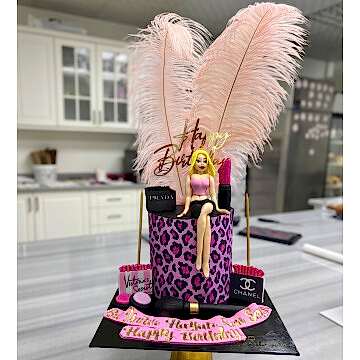 Pembe Leoparlı Figürlü Pasta