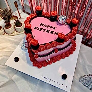 Retro Dizayn Kalpli Pasta