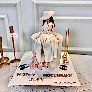 Şapkalı Kadın Figürlü Tasarım Pasta