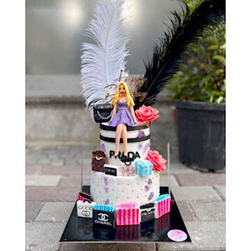 Sarışın Kız Figürlü Tasarım Pasta