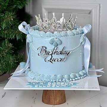 Üfleyince Etrafa Sim Saçılan Mavi Taçlı Pasta (Simli Pasta Üfleme)