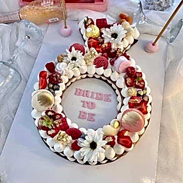 Yüzük Şeklinde Bride To Be Pastası